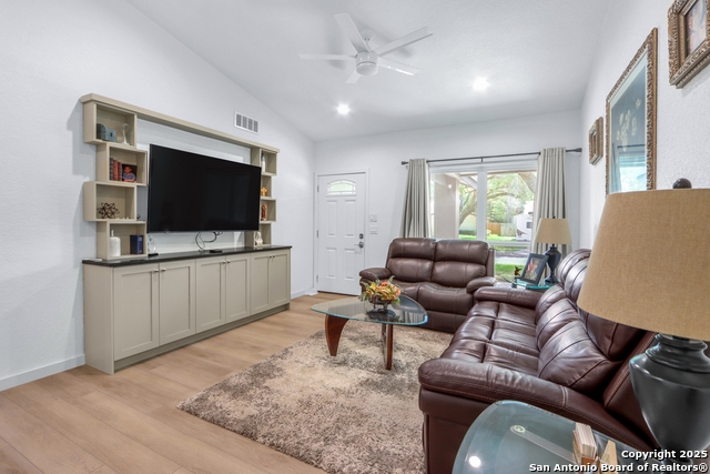 Listing photo id 1 for 12319 La Albada