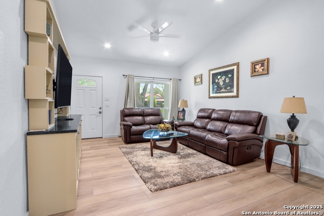 Listing photo id 2 for 12319 La Albada