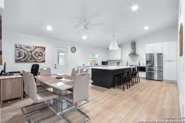 Listing photo id 4 for 12319 La Albada