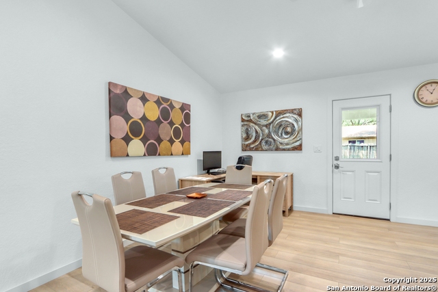 Listing photo id 5 for 12319 La Albada