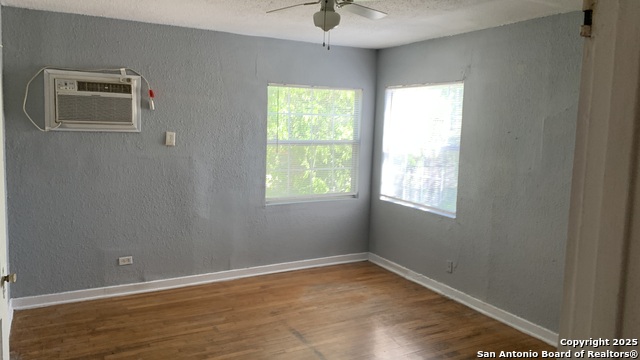 Image 2 of 9 For 1524 Woodlawn  1