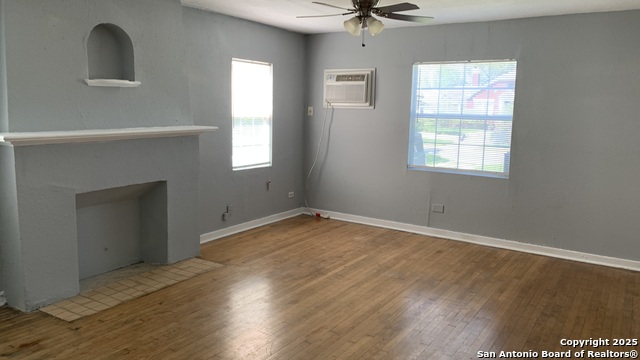 Image 8 of 9 For 1524 Woodlawn  1