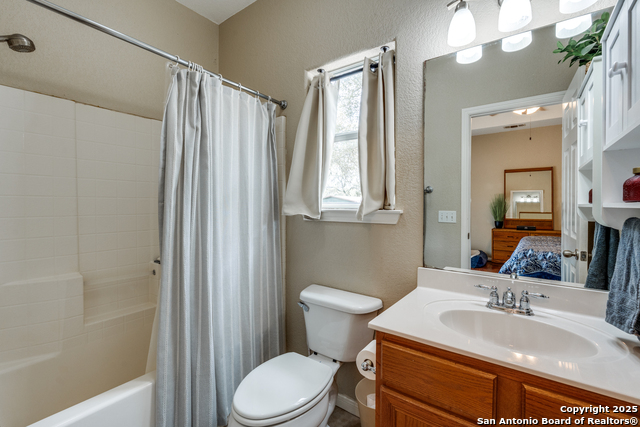 Listing photo id 12 for 1660 Westview Court