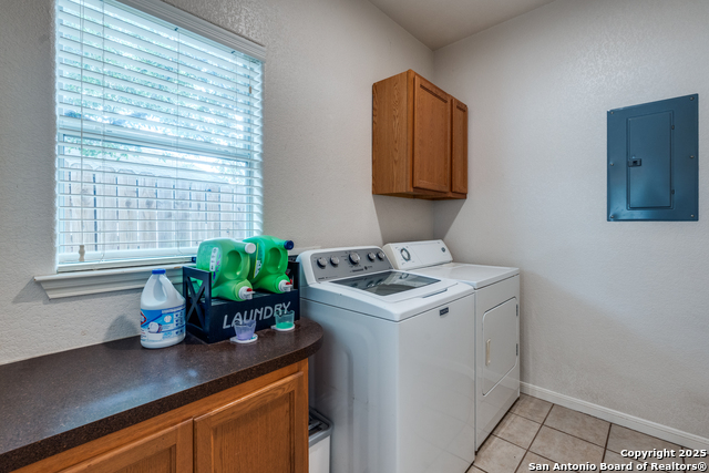 Listing photo id 14 for 1660 Westview Court