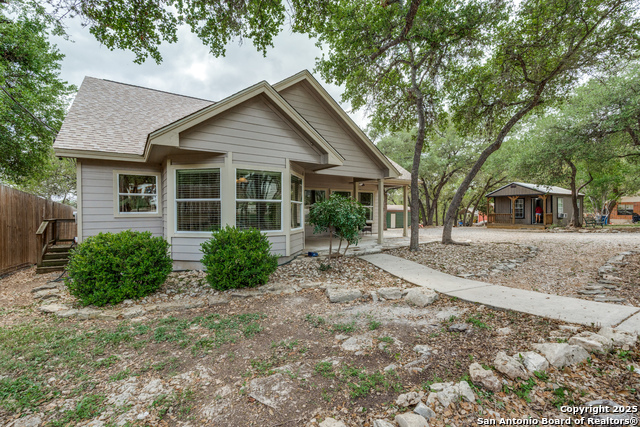 Listing photo id 15 for 1660 Westview Court