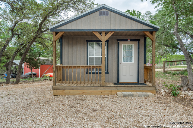 Listing photo id 17 for 1660 Westview Court