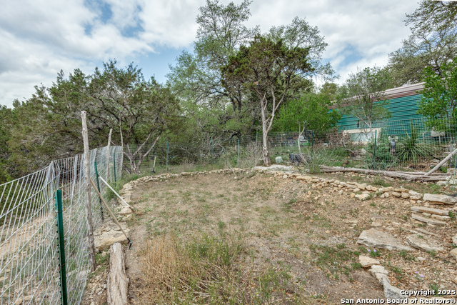 Listing photo id 30 for 1660 Westview Court