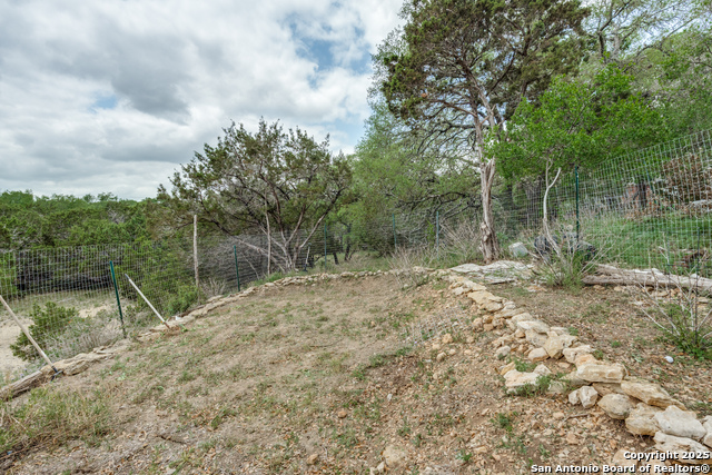 Listing photo id 31 for 1660 Westview Court