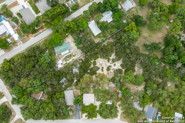 Listing photo id 36 for 1660 Westview Court
