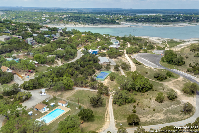Listing photo id 37 for 1660 Westview Court