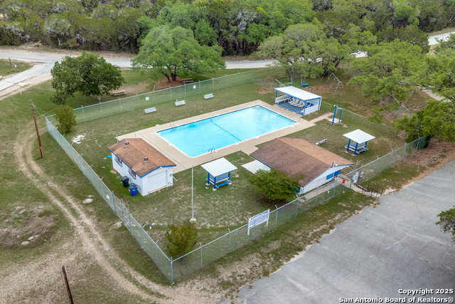 Listing photo id 39 for 1660 Westview Court
