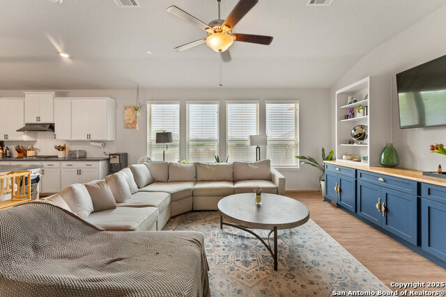 Image 7 of 39 For 2302 Verona Way