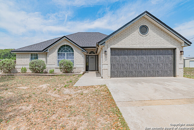Listing photo id 0 for 433 Bear Gardens