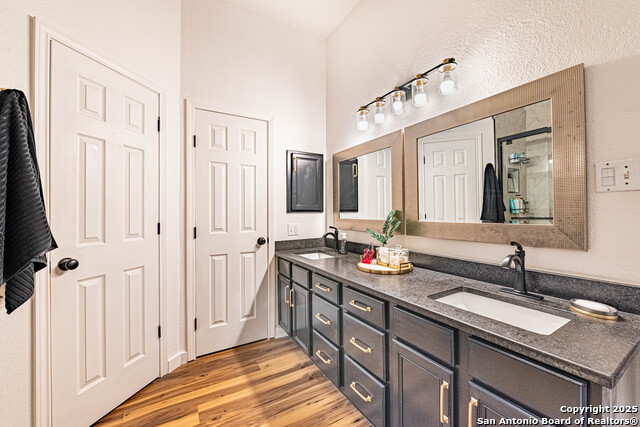 Listing photo id 20 for 433 Bear Gardens