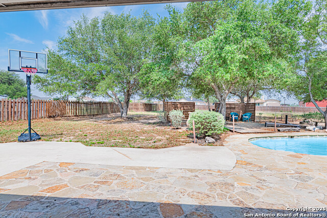 Listing photo id 27 for 433 Bear Gardens