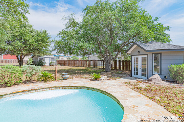 Listing photo id 34 for 433 Bear Gardens