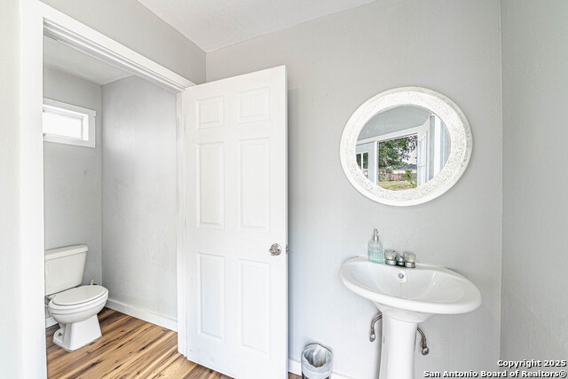 Listing photo id 37 for 433 Bear Gardens