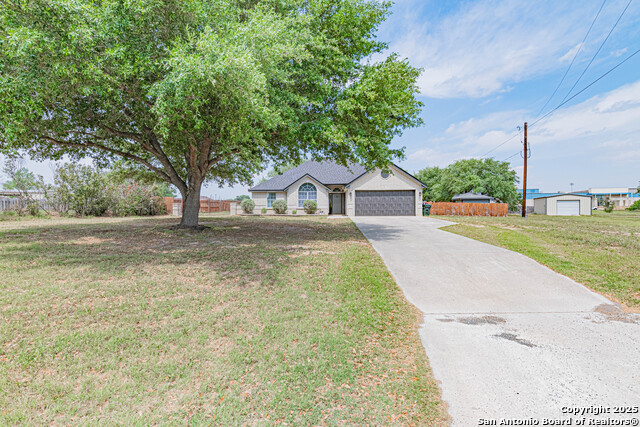 Listing photo id 2 for 433 Bear Gardens