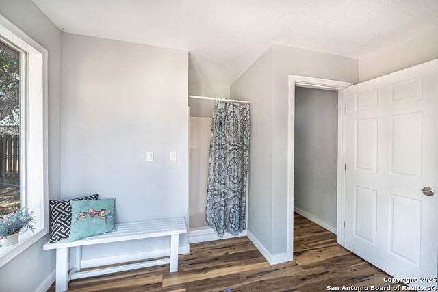 Listing photo id 38 for 433 Bear Gardens