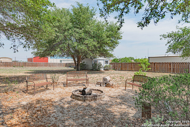 Listing photo id 40 for 433 Bear Gardens