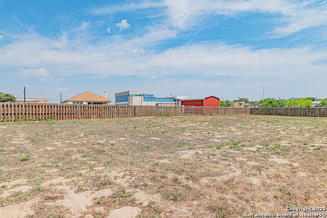 Listing photo id 42 for 433 Bear Gardens