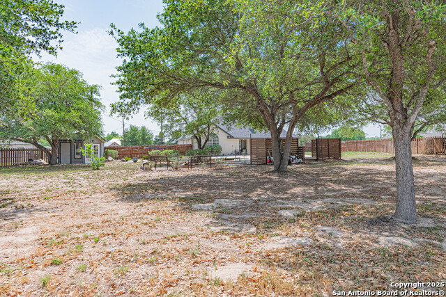 Listing photo id 44 for 433 Bear Gardens