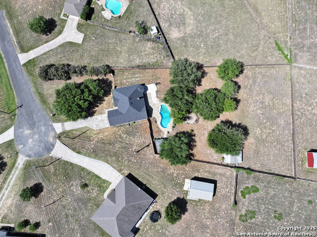 Listing photo id 5 for 433 Bear Gardens