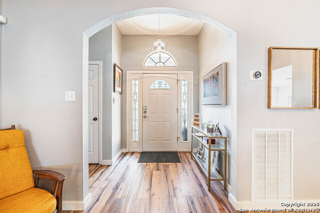 Listing photo id 6 for 433 Bear Gardens