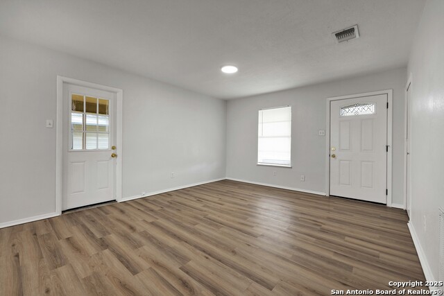 Image 12 of 21 For 2204 Louise St