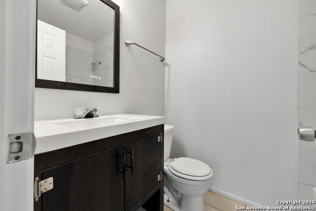 Image 16 of 21 For 2204 Louise St