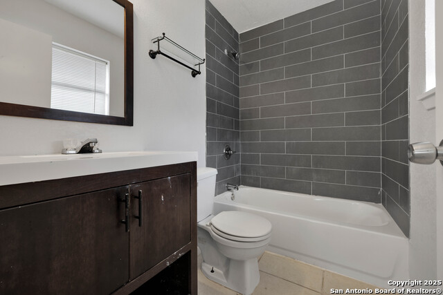 Image 19 of 21 For 2204 Louise St