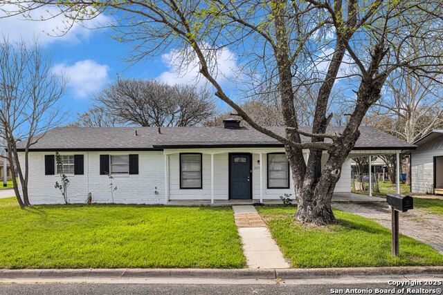 Image 3 of 21 For 2204 Louise St