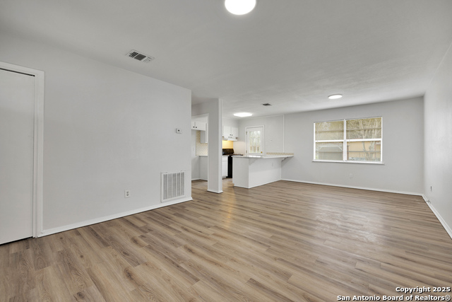 Image 8 of 21 For 2204 Louise St