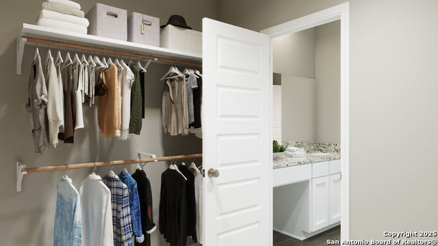 Image 18 of 27 For 8826 Black Oak Drive