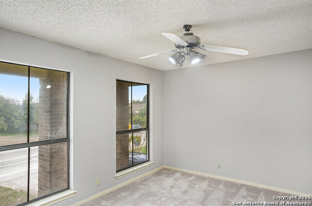 Image 17 of 28 For 18030 Summer Knoll