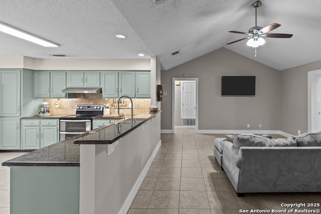 Image 10 of 60 For 31494 Smithson Valley Rd