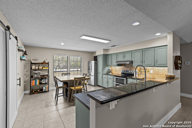 Image 15 of 60 For 31494 Smithson Valley Rd