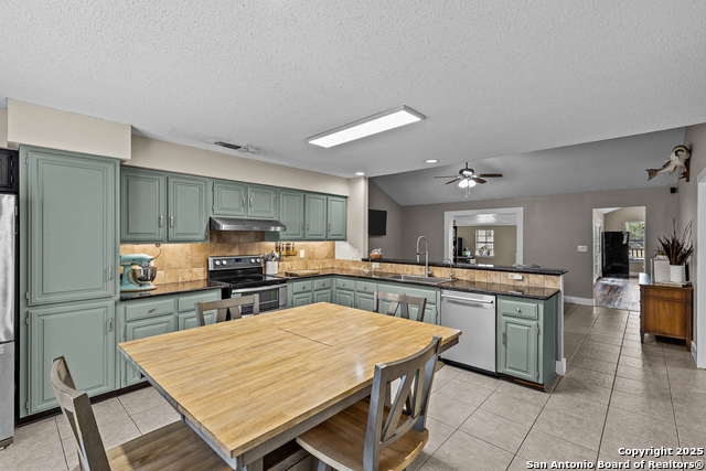 Image 18 of 60 For 31494 Smithson Valley Rd