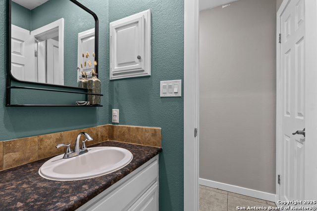 Image 41 of 60 For 31494 Smithson Valley Rd
