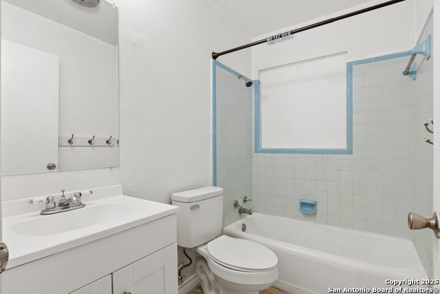 Listing photo id 9 for 5431 Stonybrook