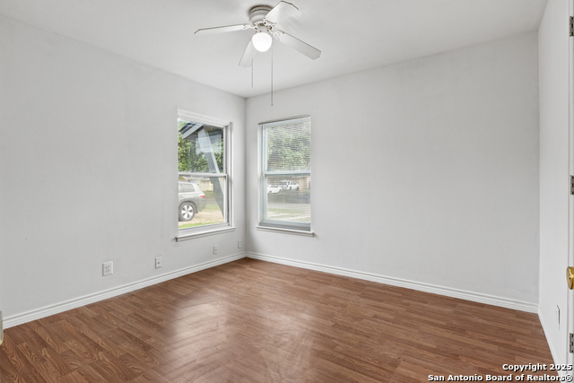 Listing photo id 10 for 5431 Stonybrook