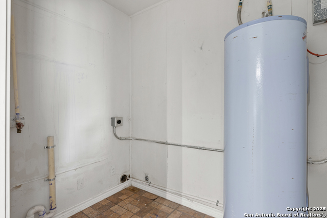 Listing photo id 11 for 5431 Stonybrook