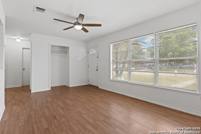 Listing photo id 1 for 5431 Stonybrook