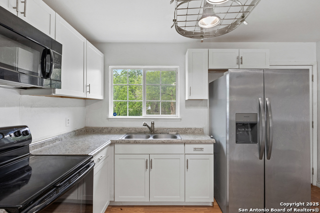 Listing photo id 4 for 5431 Stonybrook