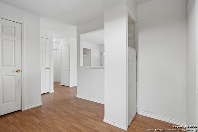 Listing photo id 5 for 5431 Stonybrook