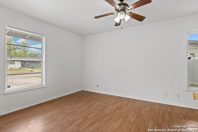 Listing photo id 6 for 5431 Stonybrook