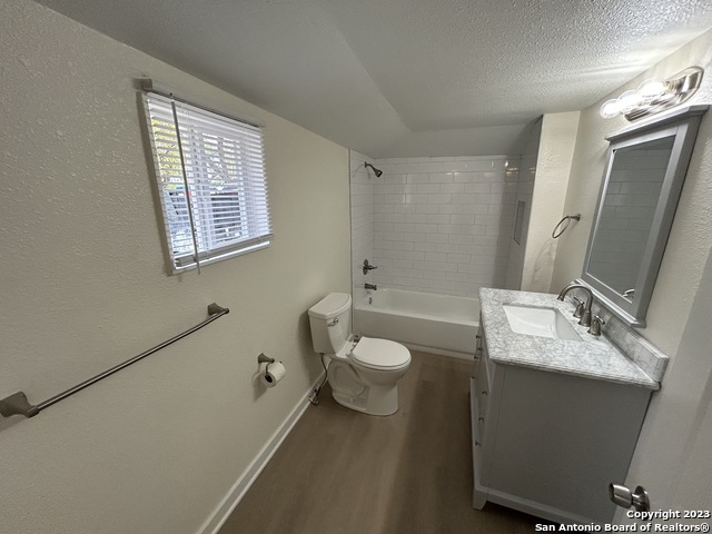 Image 10 of 13 For 215 Verne St
