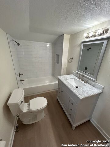 Image 11 of 13 For 215 Verne St