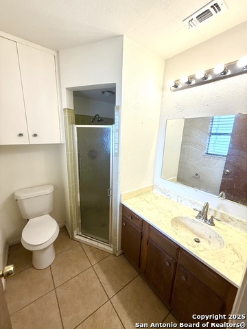 Image 25 of 33 For 4922 Lambeth Dr