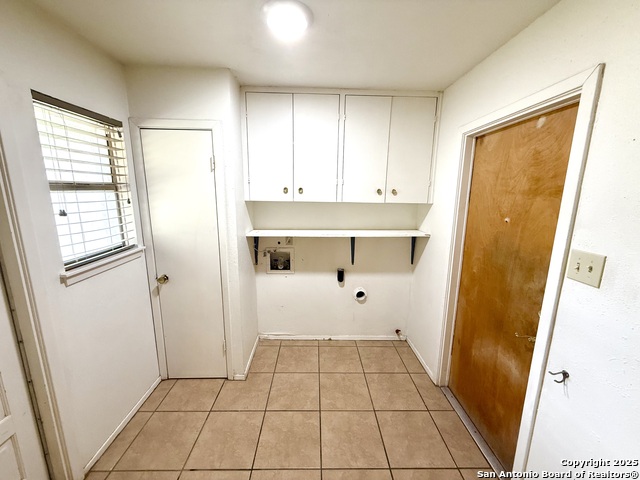 Image 28 of 33 For 4922 Lambeth Dr